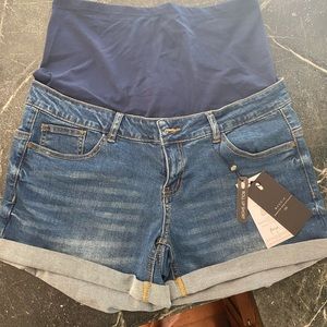 Bandia Maternity Jean Shorts from ASOS. Size 12.